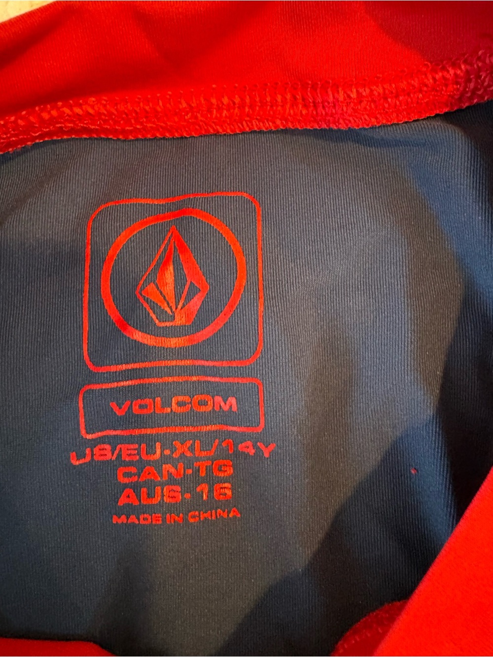 Volcom Red and Blue Short-Sleeve Rash Guard - Picture 5 of 15